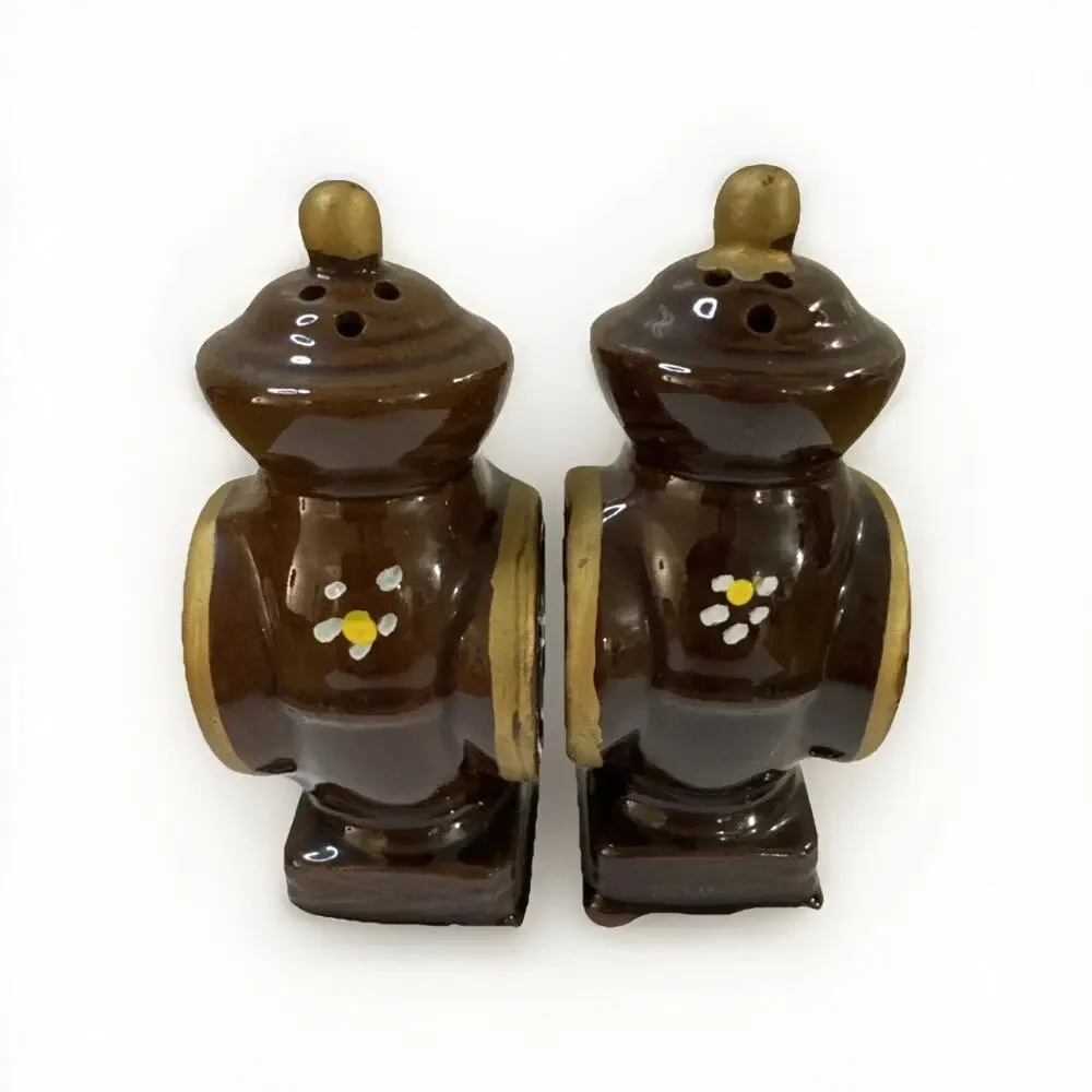 Vtg Davar Japan Redware Salt Pepper Shakers Coffee Grinder Western Wagon Daisy
